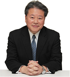 日秋 俊彦教授 写真